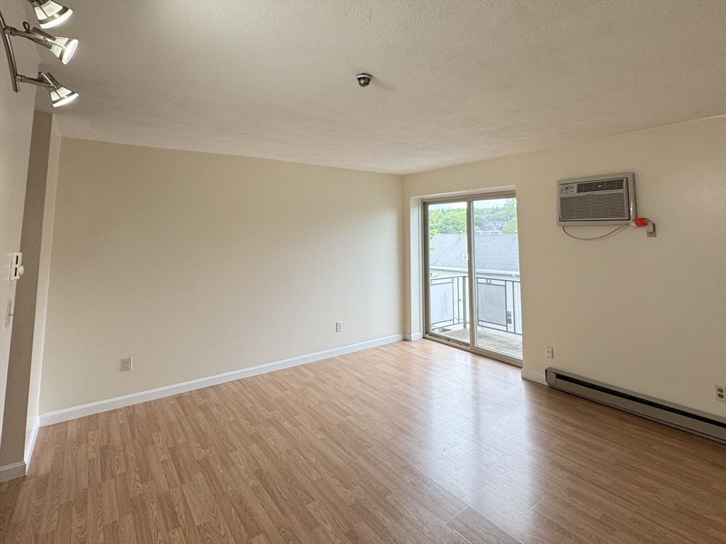 288 Main St 303