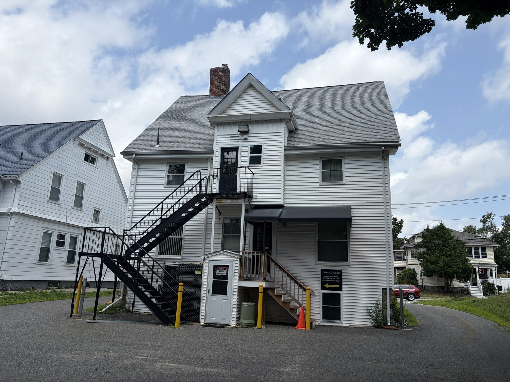 380 Pleasant St