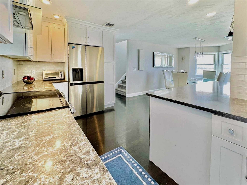 12 Marina Dr 12