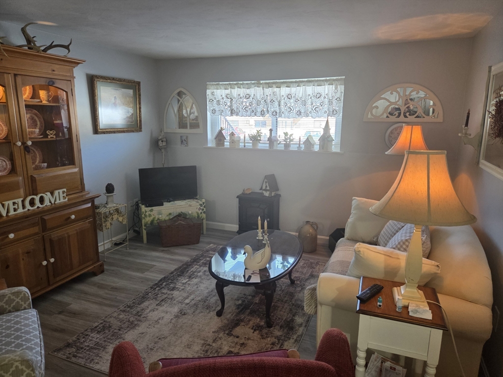 176 Maple Avenue 2-1