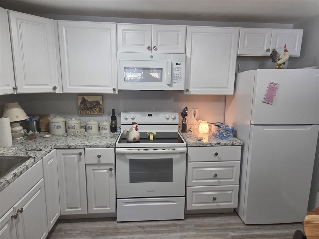 176 Maple Avenue 2-1