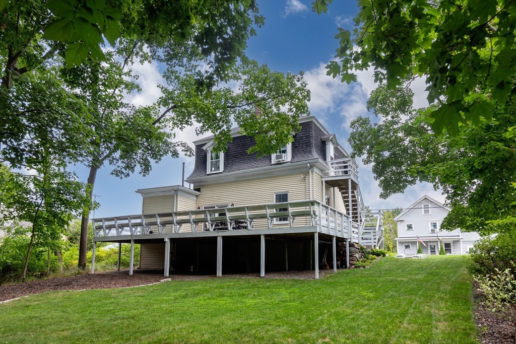390 Commercial St