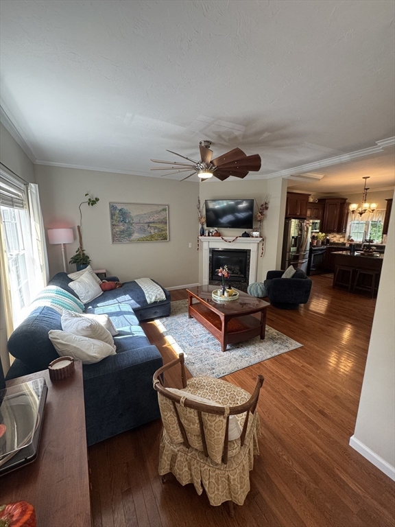 89 E Mountain St