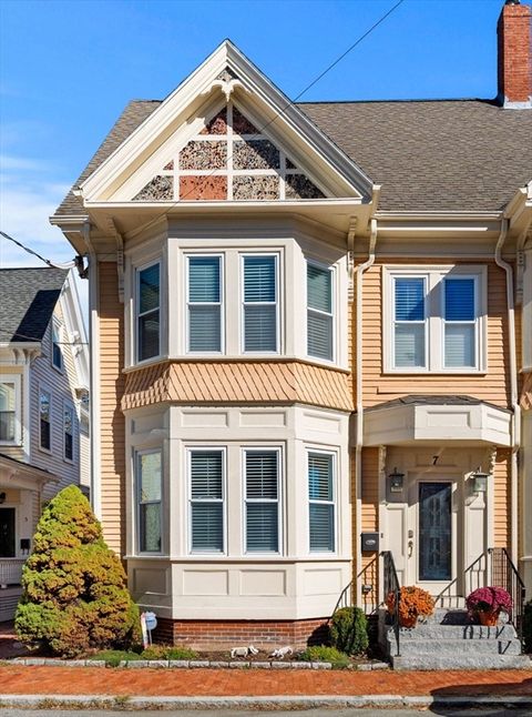 Photo of 7 Horton St #7, Newburyport, MA 01950 (MLS # 73448254) Photo of 7 Horton St #7, Newburyport, MA 01950 (MLS # 73448254)