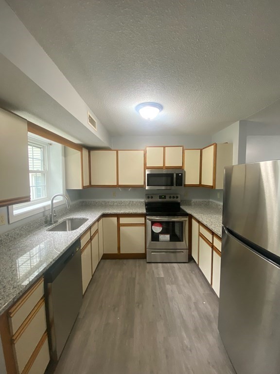 Photo 3 of 12 of 371 Aiken Ave 8 condo