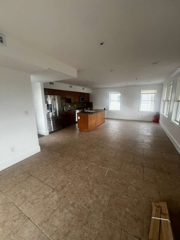 375 Crescent Ave 2