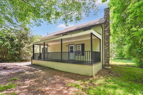 46 Chestnut St Place East Longmeadow MA 01028