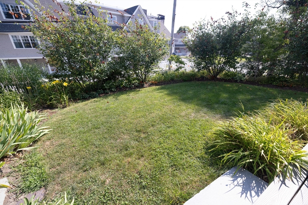 4 Margin St A