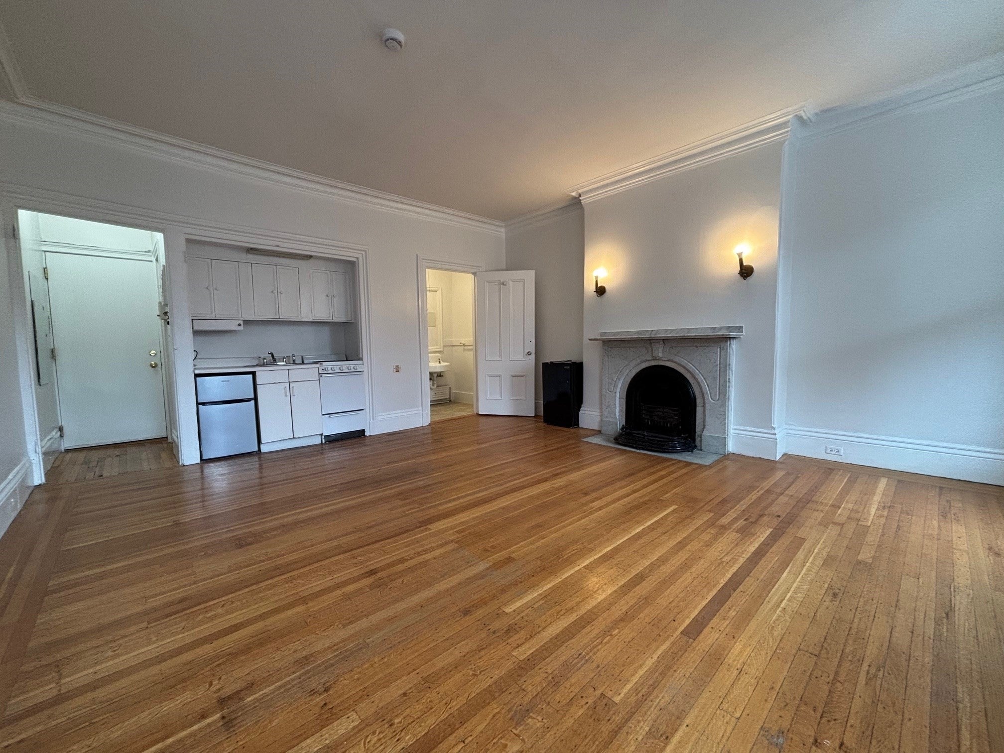 98 Charles St #8, Boston, MA Photo #2