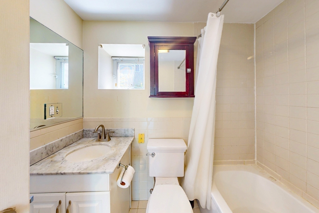 110 Coolidge Hill Rd #4, Watertown, MA Photo #16