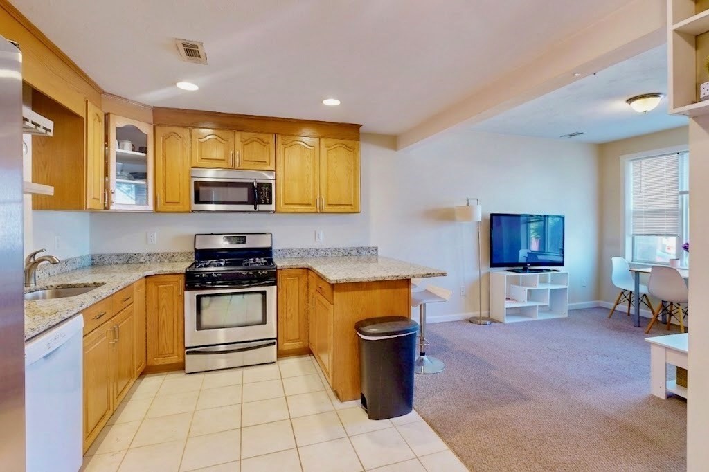 110 Coolidge Hill Rd #4, Watertown, MA Photo #3