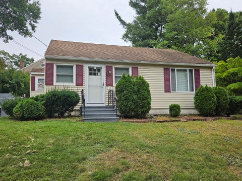 Photo of 13 Hancock St, Shrewsbury, MA 01545 (MLS # 73582777)