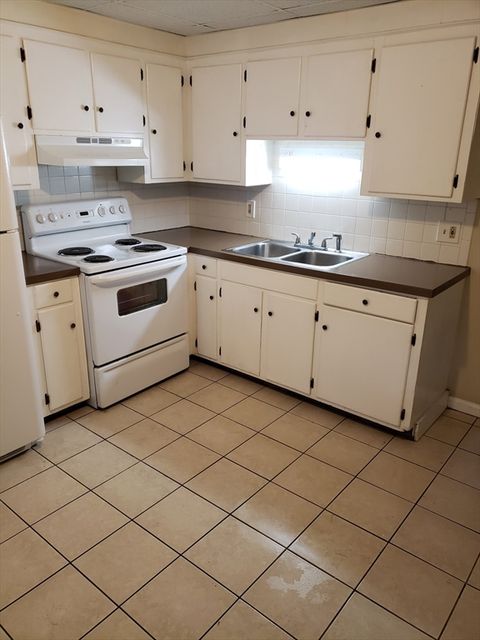 Photo of 6 Randall Lane #1, Hampstead, NH 03841 (MLS # 73442191)