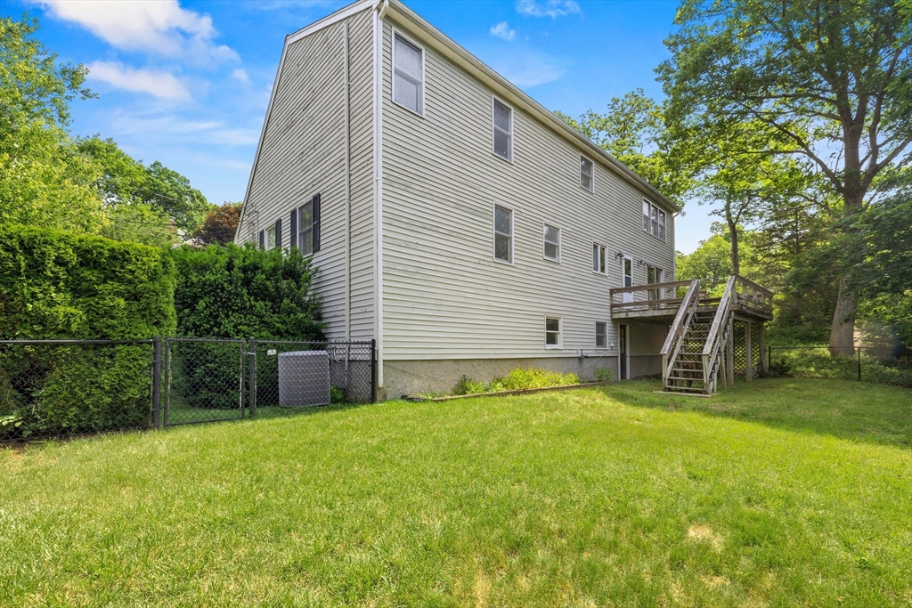 18 Bismark St