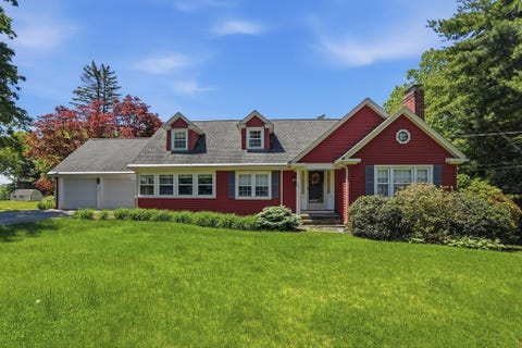 Photo of 104 Dudley Street, Marlborough, MA 01752 (MLS # 73525830)
