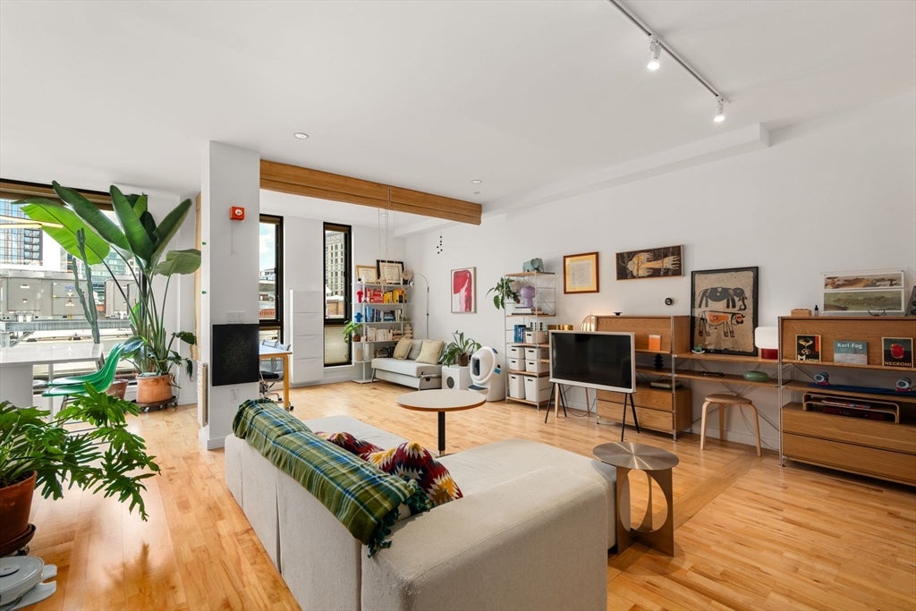 346 Congress Street #608, Boston, MA Photo #1