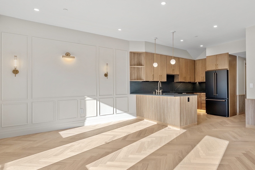 219 Saratoga Street 2