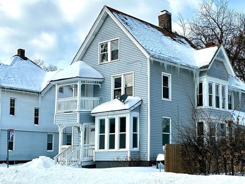 Photo of 184 King St #2nd Floor, Springfield, MA 01109 (MLS # 73477634)