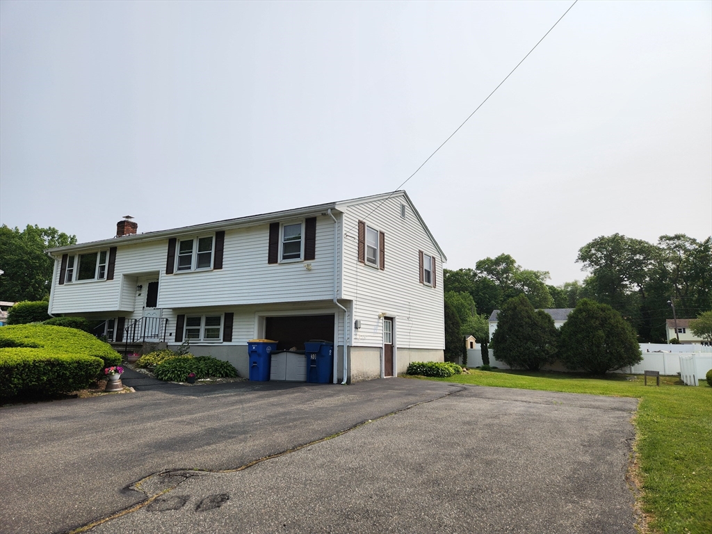 30 Lantern Ln
