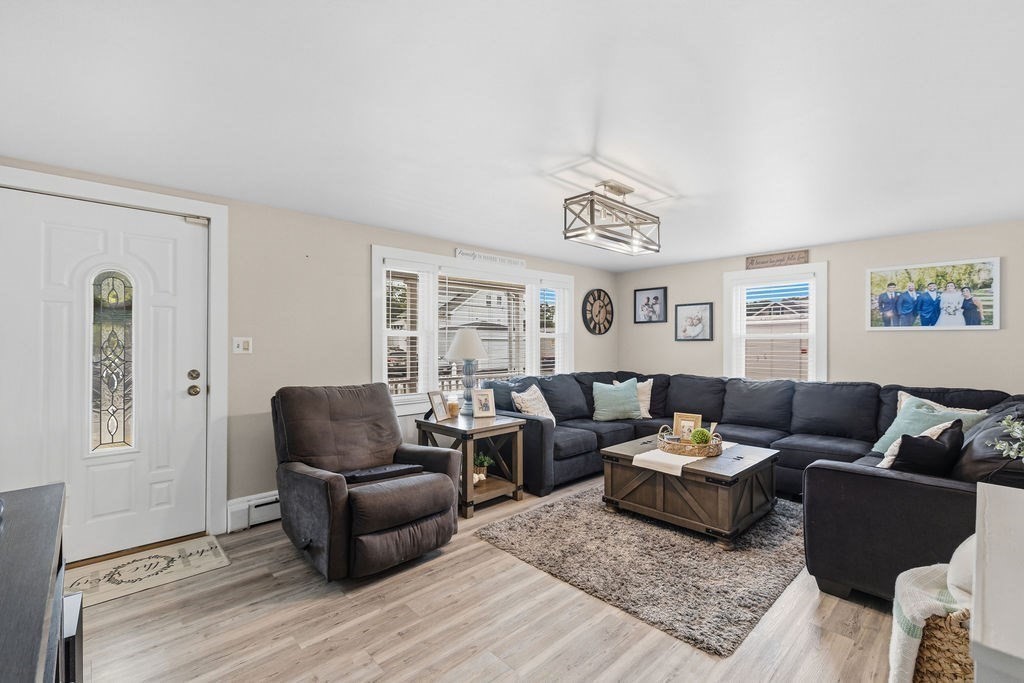 10 Ash St