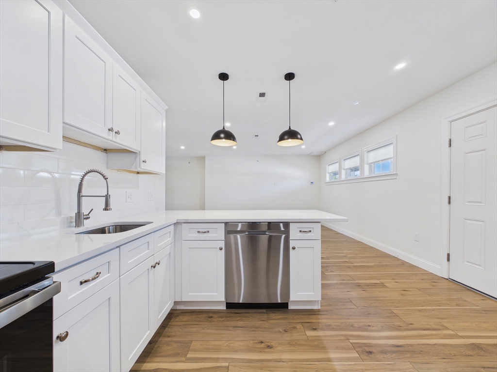1 Pleasant Street 305