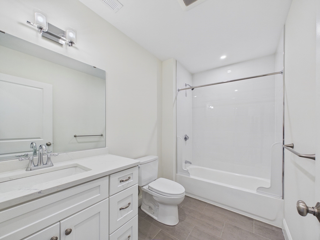 1 Pleasant Street 305