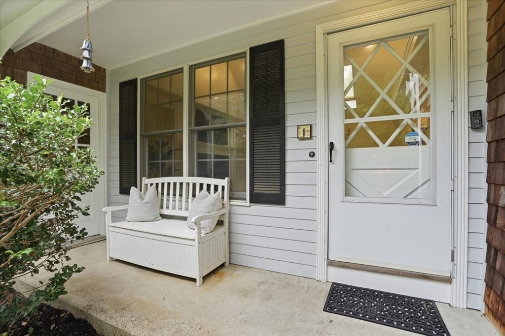 1 Boxwood Ln