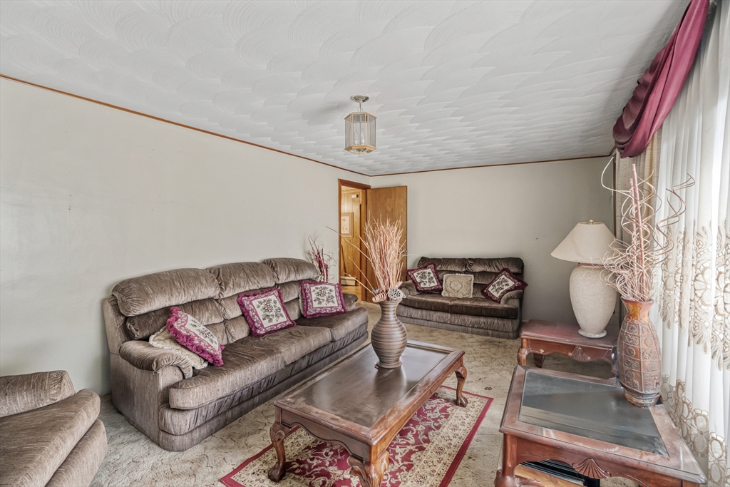 5 Kerry Dr