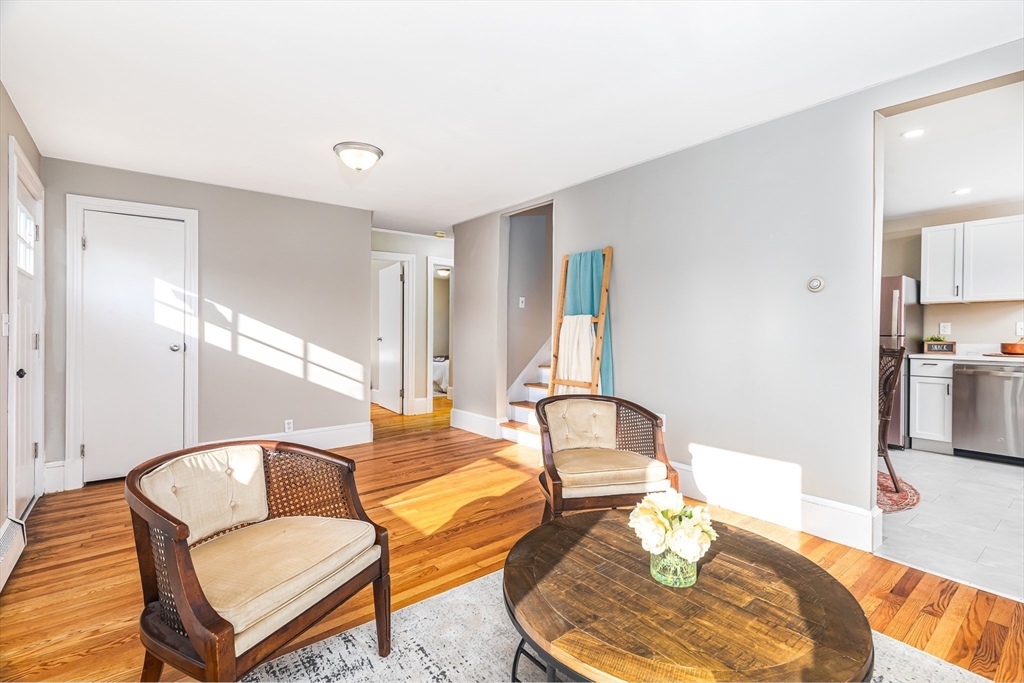 27 E Collins St