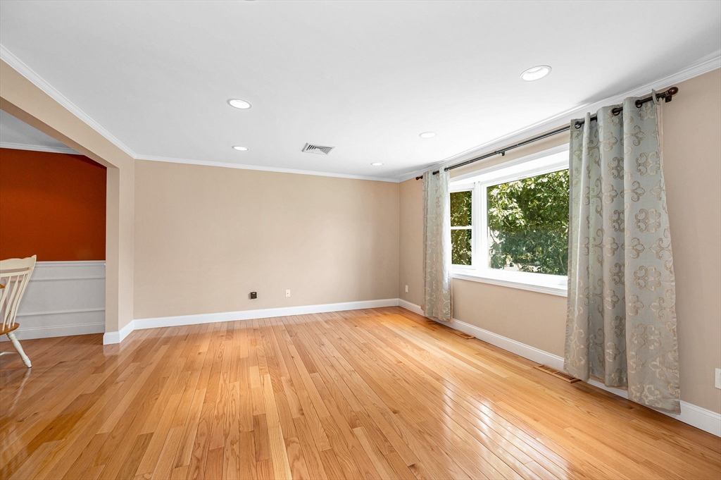 50 Ferncroft Rd