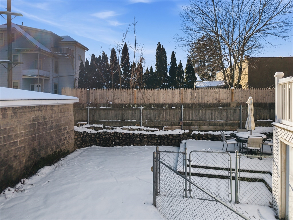 1940-1942 Acushnet Ave