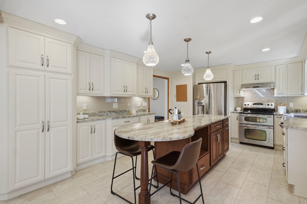 72 Crimson Road, Billerica, MA Photo #14