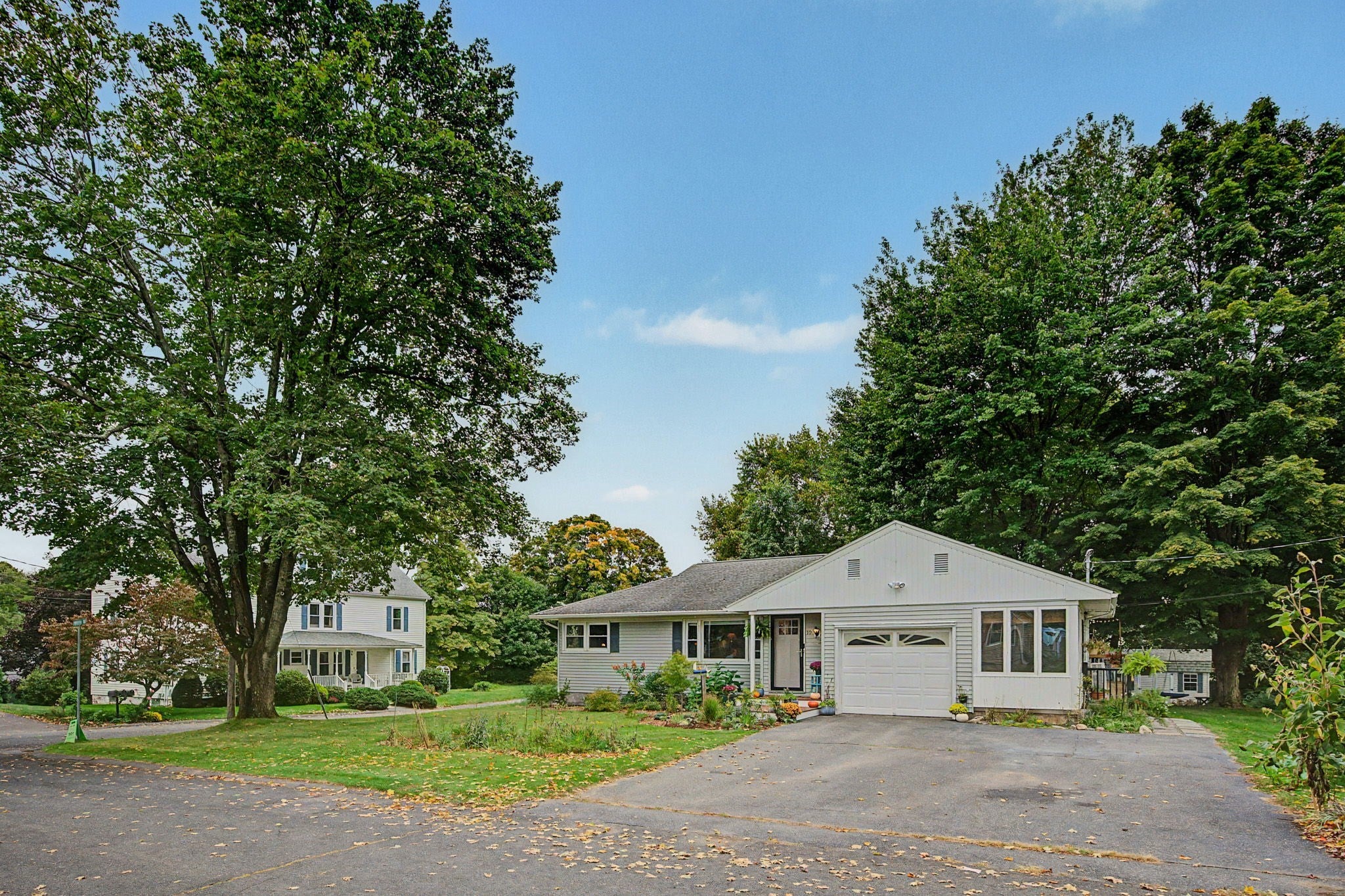 10 Alden St, Easthampton, MA, 10 Alden St, Easthampton, MA Photo #1