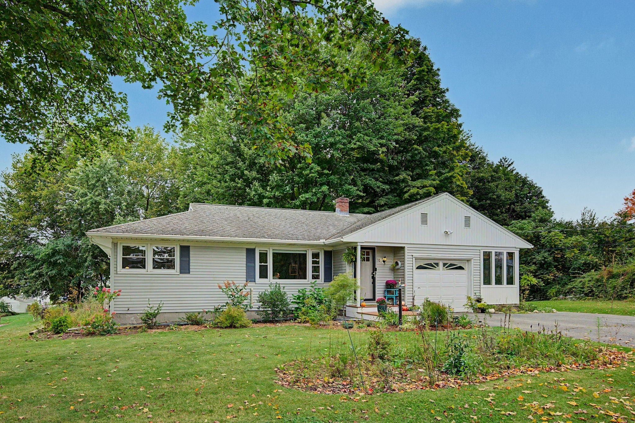 10 Alden St, Easthampton, MA, 10 Alden St, Easthampton, MA Photo #3
