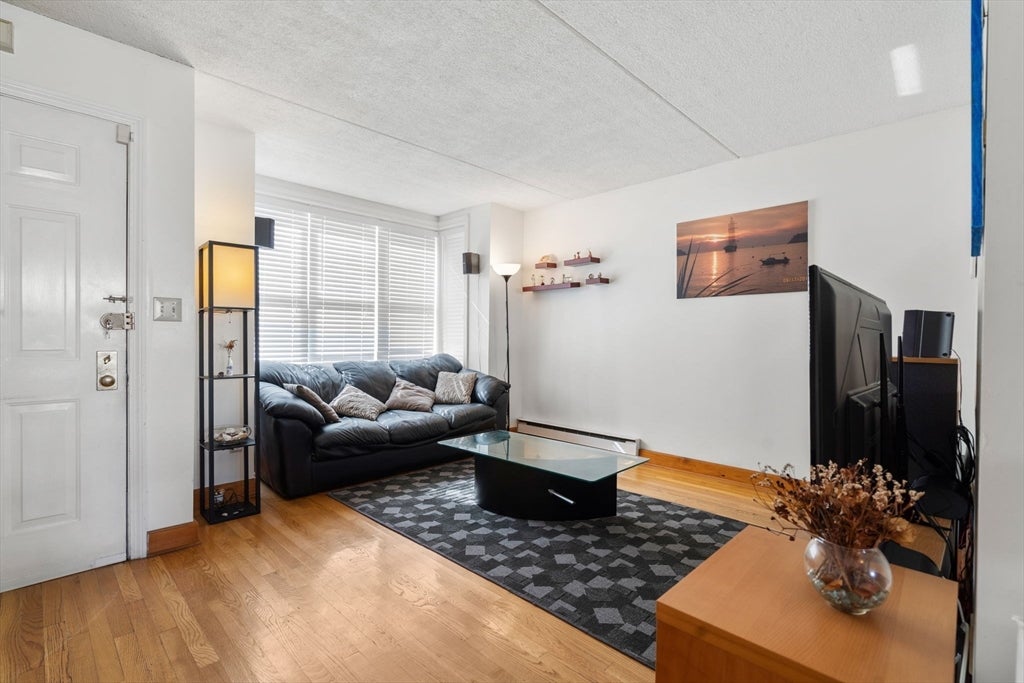 2 Eugene Circle 24