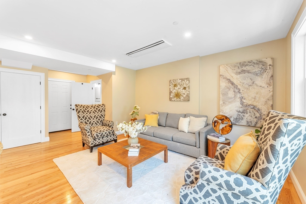 112 Armandine Street 3