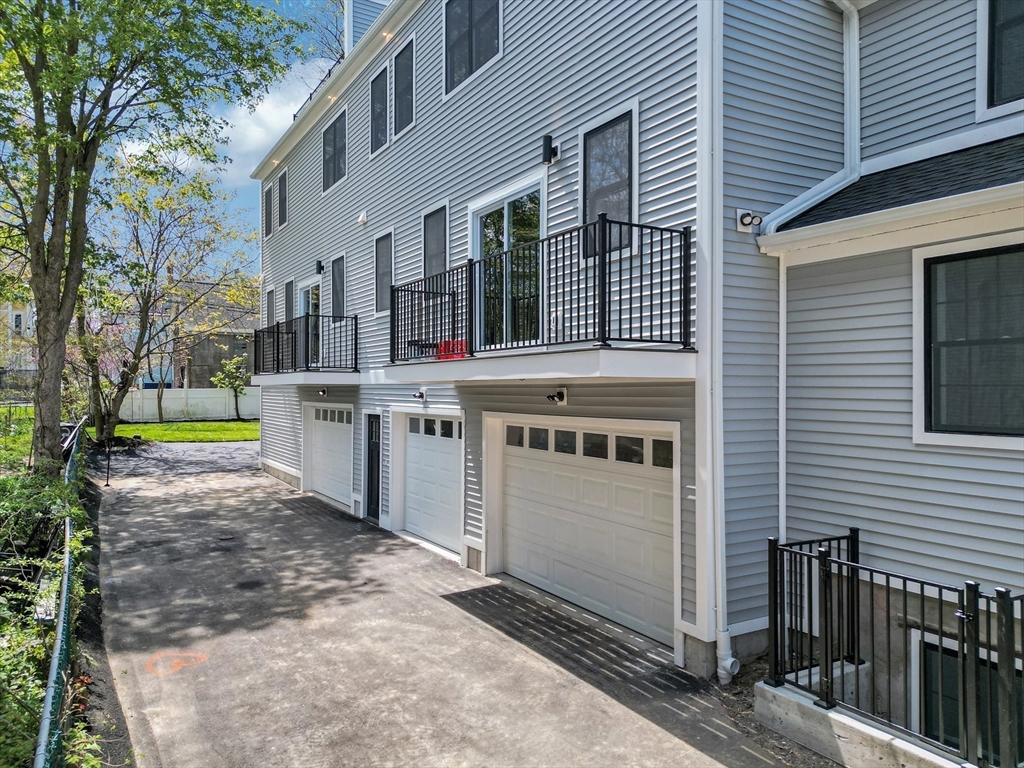 112 Armandine Street 3