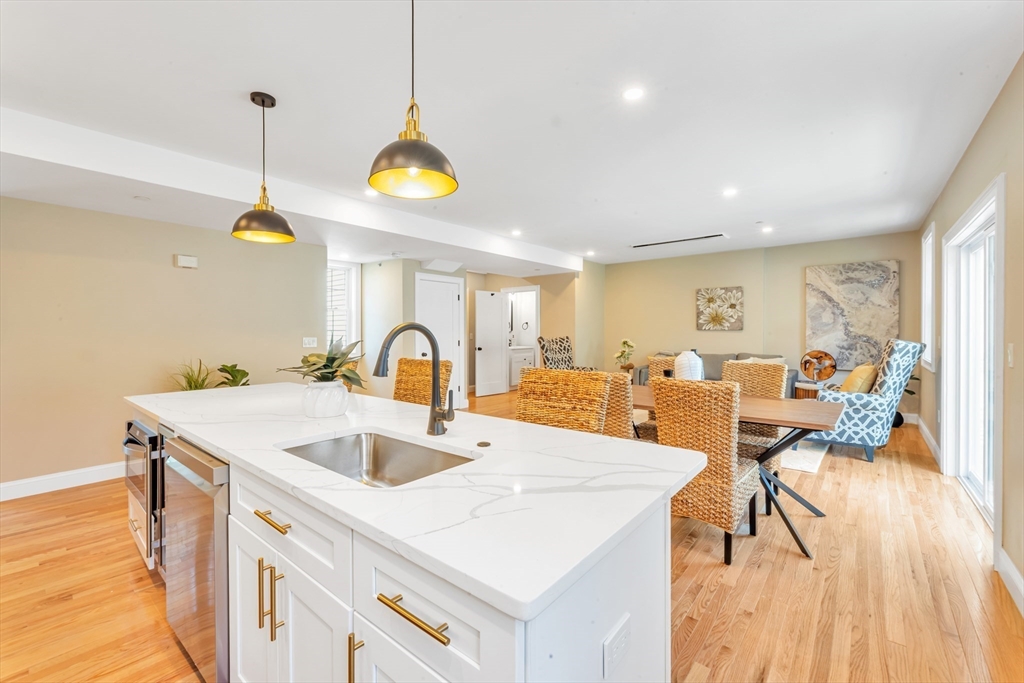 112 Armandine Street 3