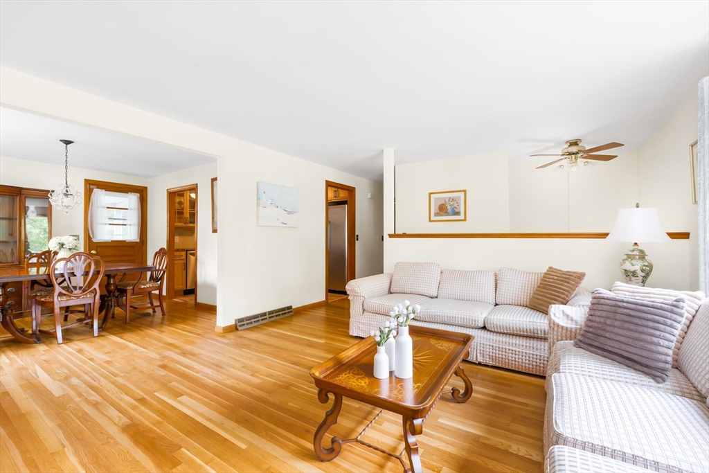 31 Robert Rd
