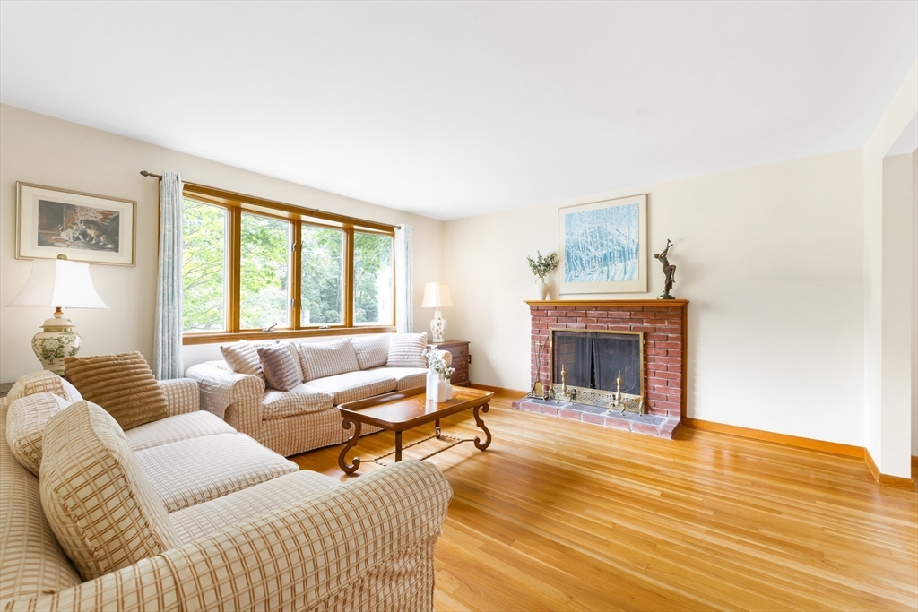 31 Robert Rd