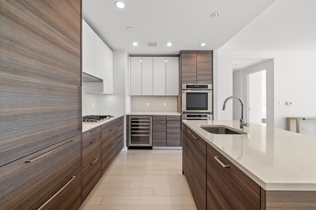 1 Franklin St 2412