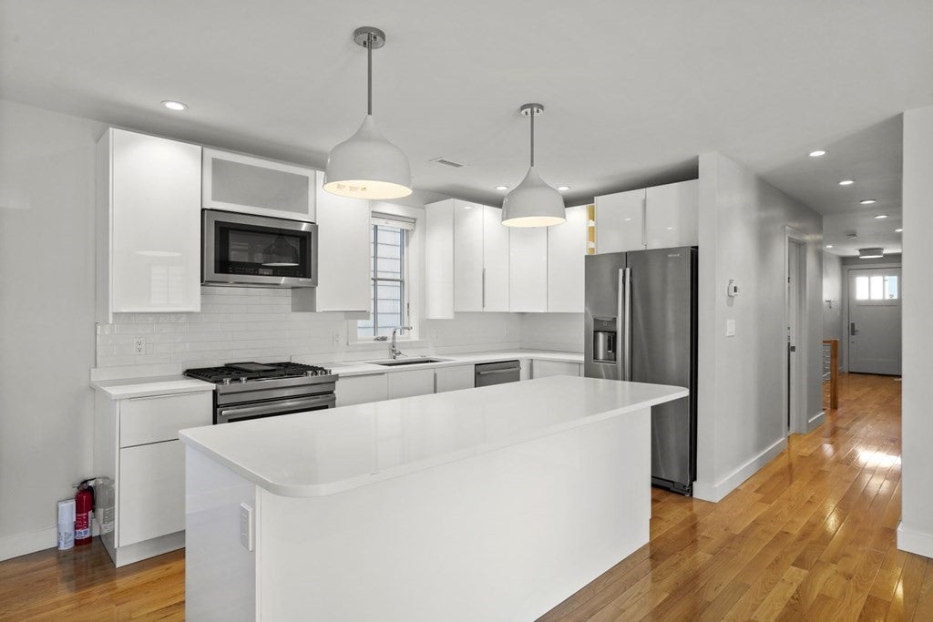 14 Hardwick St #1, Cambridge, MA, 14 Hardwick St #1, Cambridge, MA Photo #6
