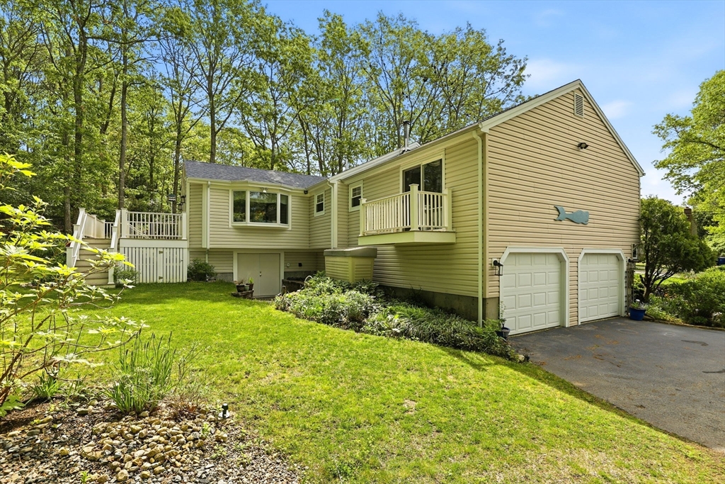 17 Briggs Ave
