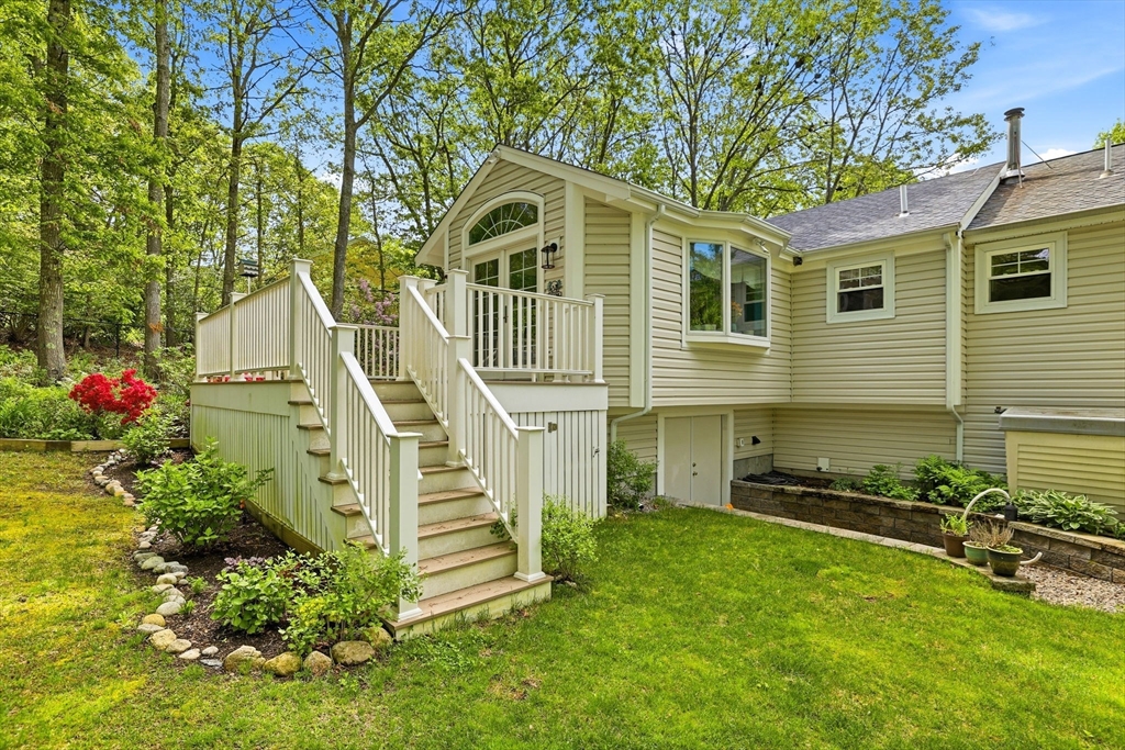 17 Briggs Ave