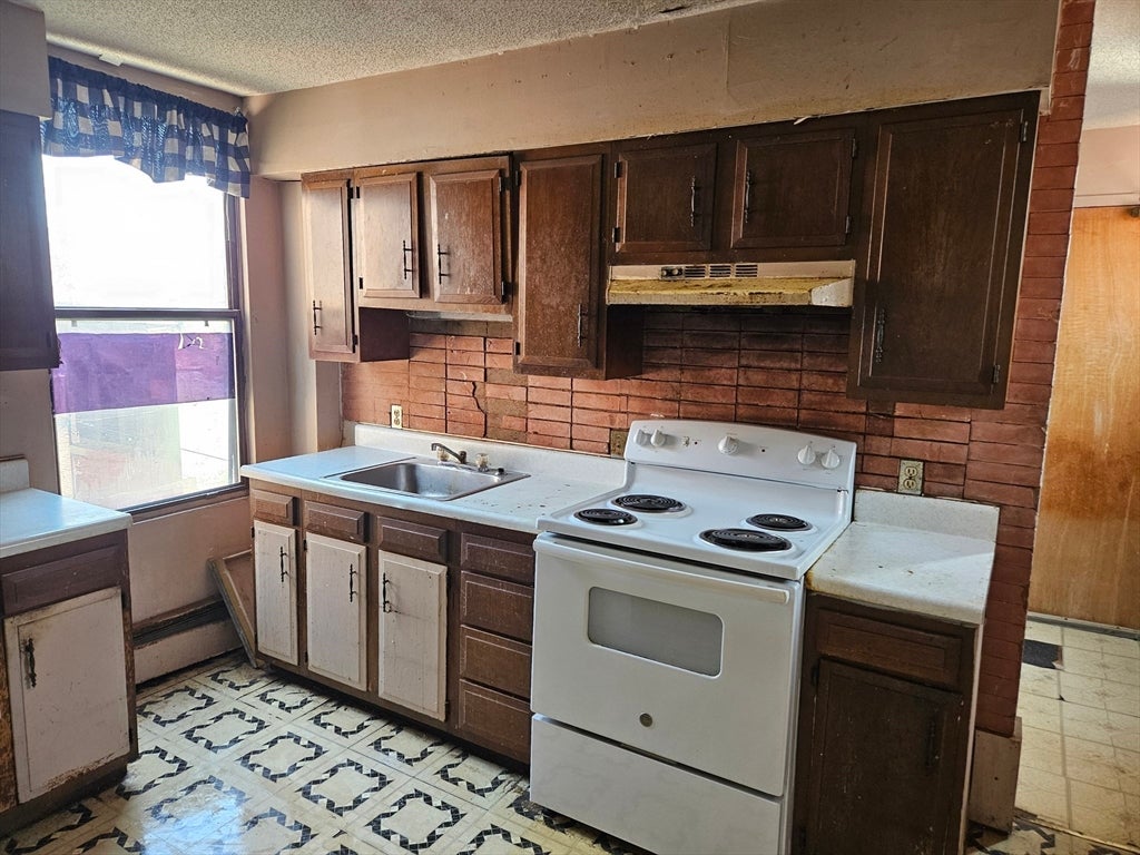 344 Maple St #344, Holyoke, MA, 344 Maple St #344, Holyoke, MA Photo #14