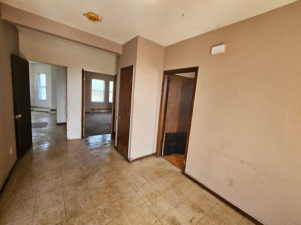 344 Maple St #344, Holyoke, MA, 344 Maple St #344, Holyoke, MA Photo #11