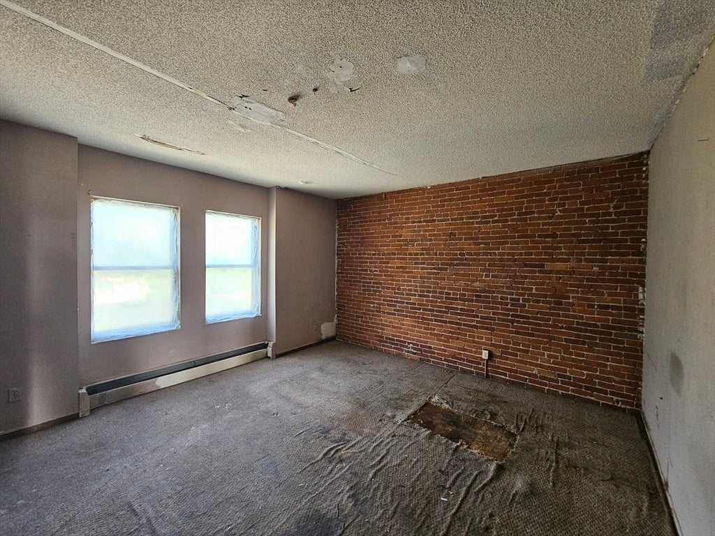 344 Maple St #344, Holyoke, MA, 344 Maple St #344, Holyoke, MA Photo #3