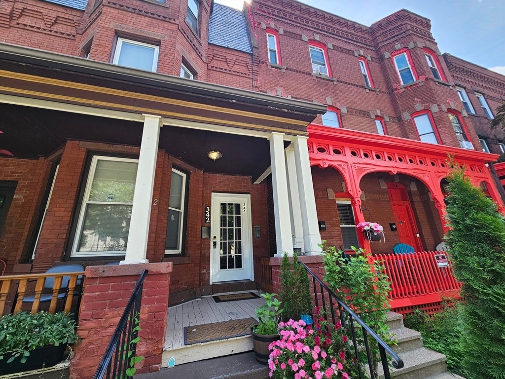 344 Maple St #344, Holyoke, MA, 344 Maple St #344, Holyoke, MA Photo #2