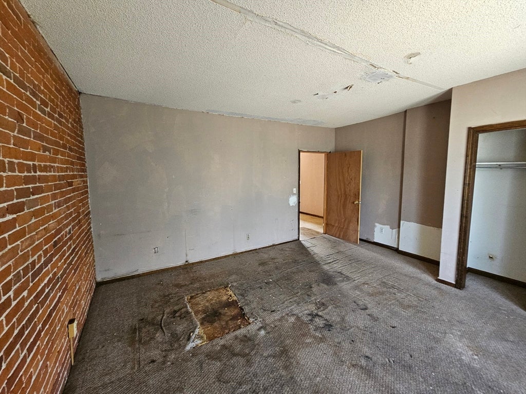 344 Maple St #344, Holyoke, MA, 344 Maple St #344, Holyoke, MA Photo #4