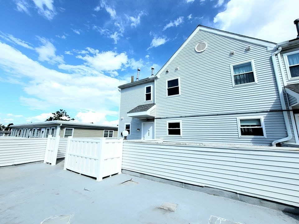 391 Hyde Park Ave 206
